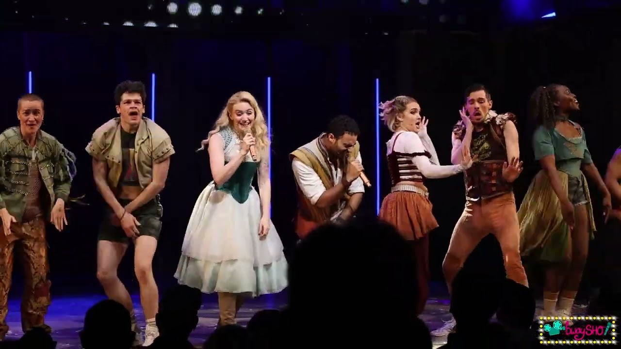 & Juliet Sing-Along Encore "Roar," "Can't Stop the Feeling!" & bows