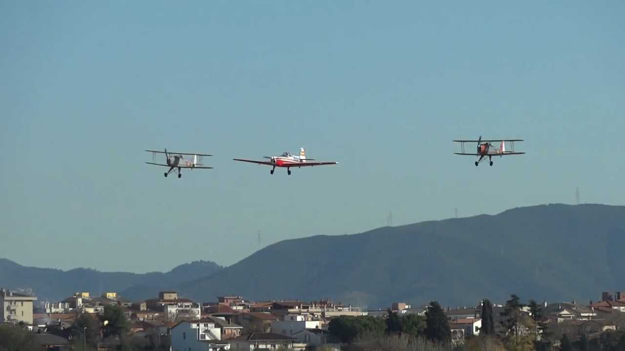 Carrusel de aviones de FPAC en Aeropuerto de Sabadell