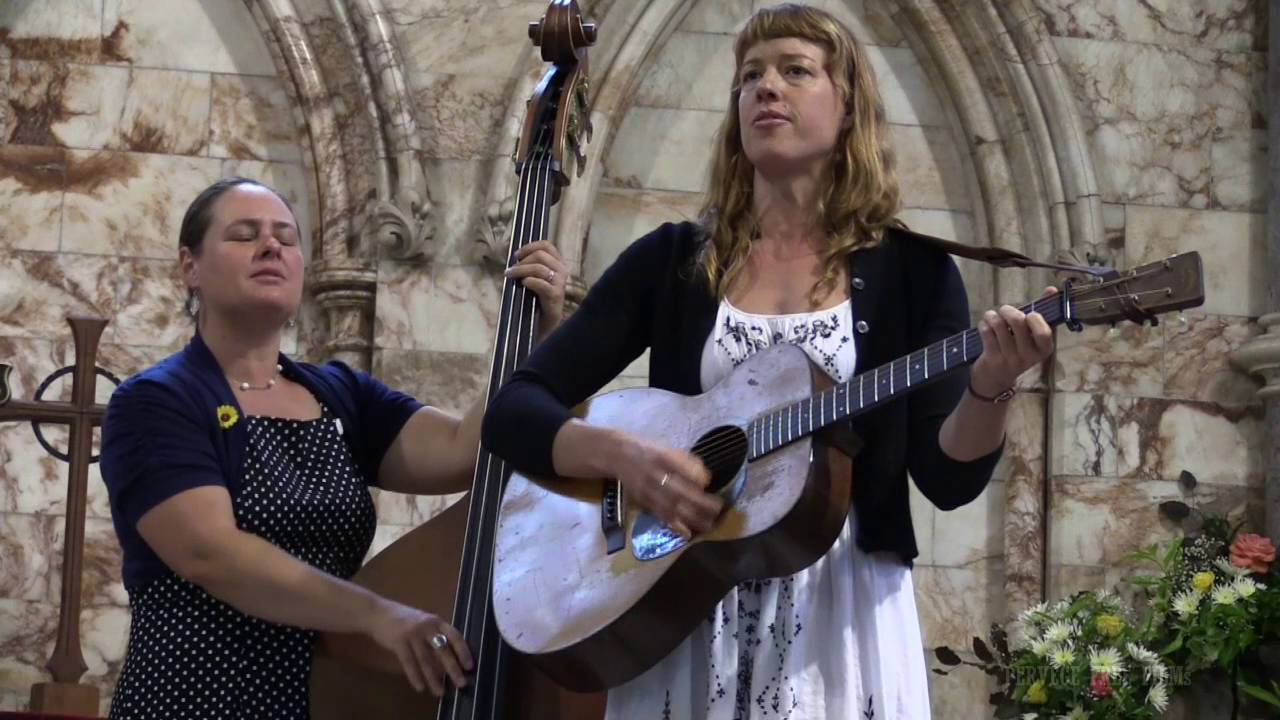 The FOGHORN STRINGBAND, 