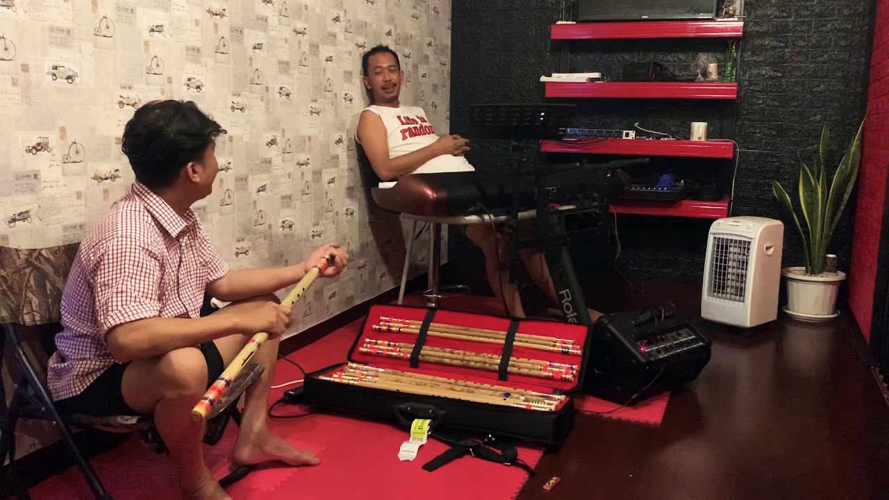 Keseruan saya santai dgn neh pemain suling legend om barok