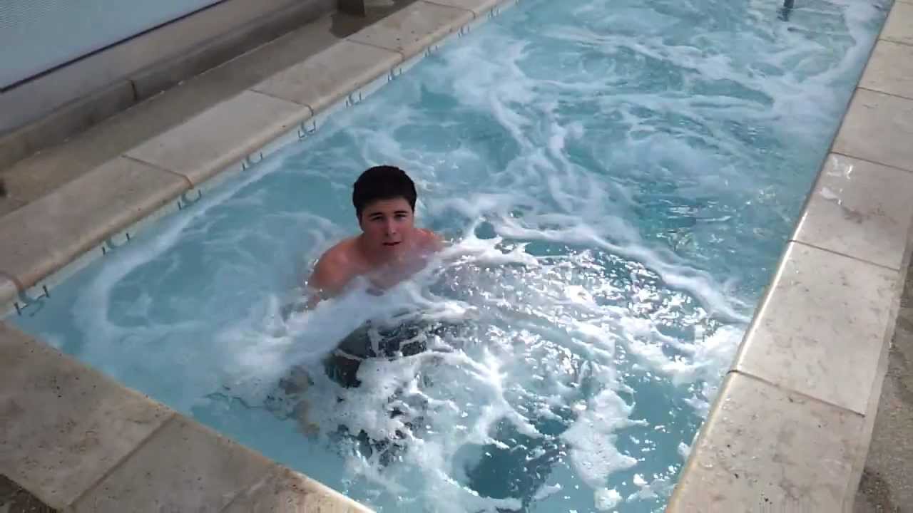 Vlog - FAIL En La Piscina !!