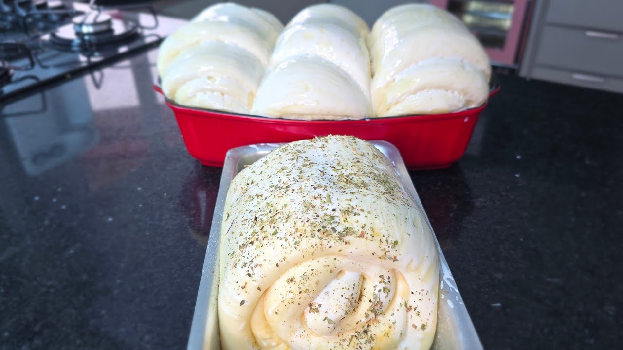 COMO FAZER PÃO CASEIRO PARA O LANCHE DA TARDE - PÃO TRADICIONAL E PÃO SALGADO  PRATICO E DELICIOSO