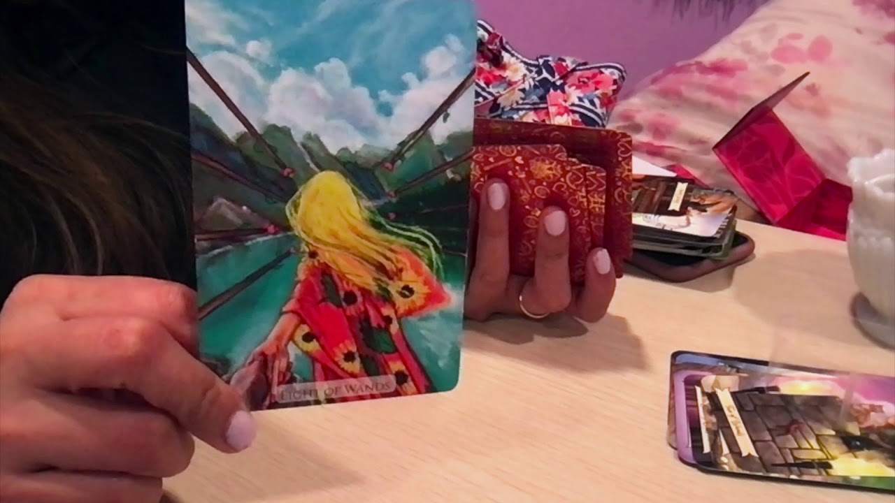 Tarot Reading| Kim Taehyung~ Love Coming Fast!