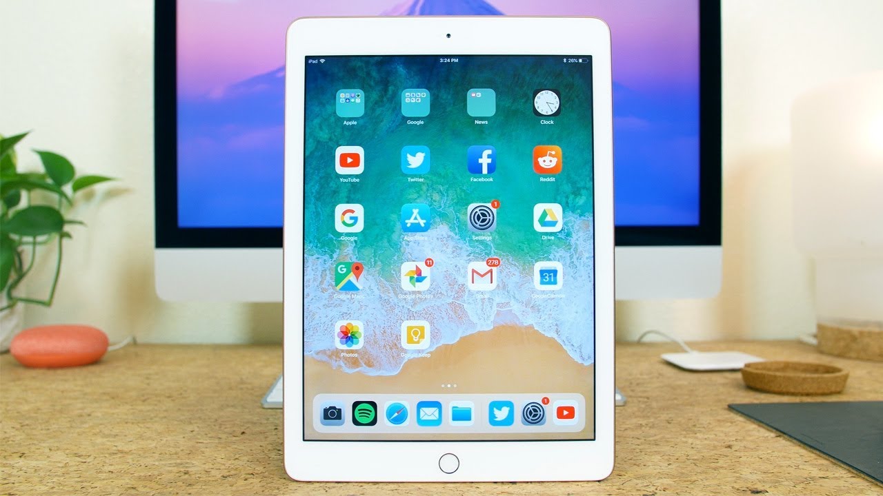 24 Hours With the 9.7-inch iPad (2018)