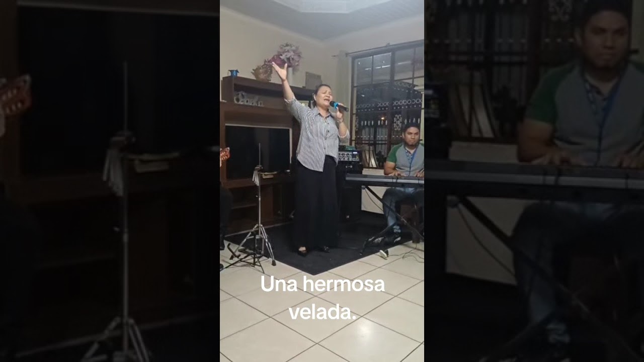 Noche de Alabanza.