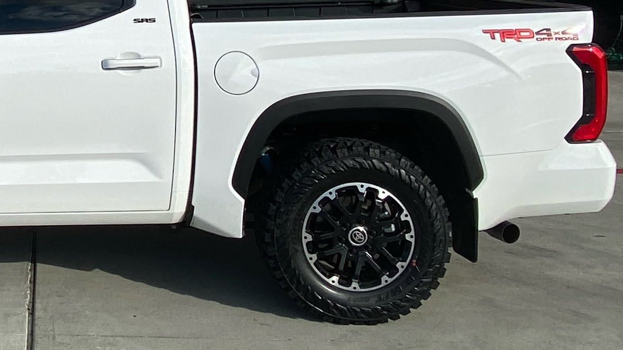 I Put 33” inch Yokohama Geolandar Mud Tires on the 2022 Toyota Tundra (300 mile road test/MPG update