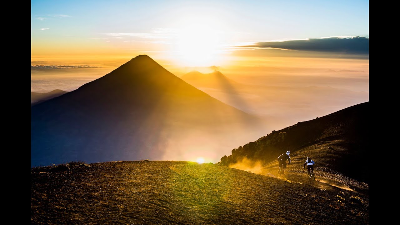 Objetivo Acatenango: a 4,000m ride with Fabien Barel in Guatemala