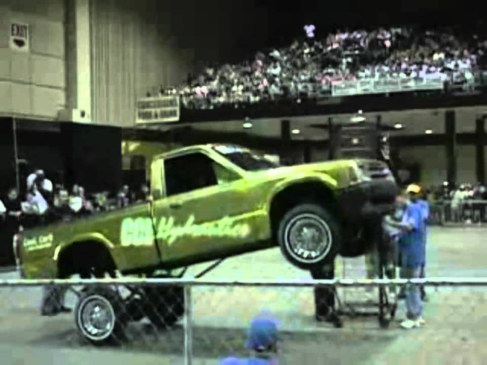 WAR - Low Rider ( MUSIC VIDEO )