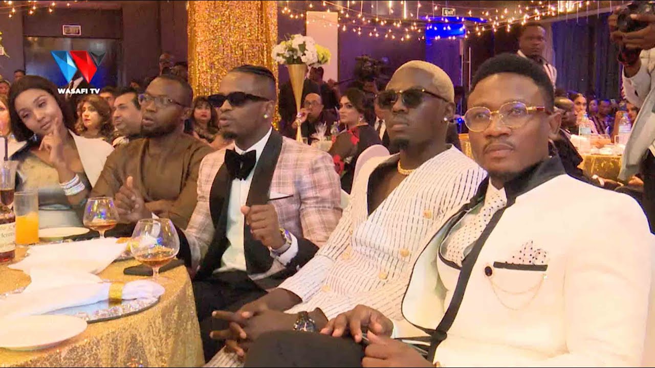 DIAMOND,MBOSO PAMOJA NA WATU MBALI MBALI WAKIFURAHIA MZIKI MZURI KUTOKA KWA MARIOO