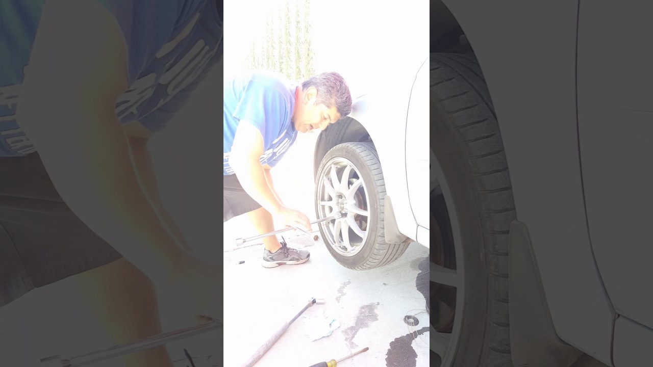 Removing your wheel lug nuts with a breaker bar & pipe