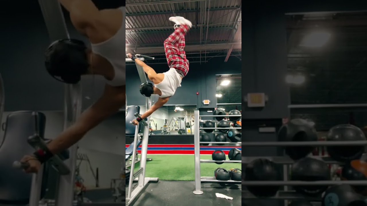 Human Flag Airwalk in Public  #motivation #humanflag #calisthenics #calisthenicsstreetworkout