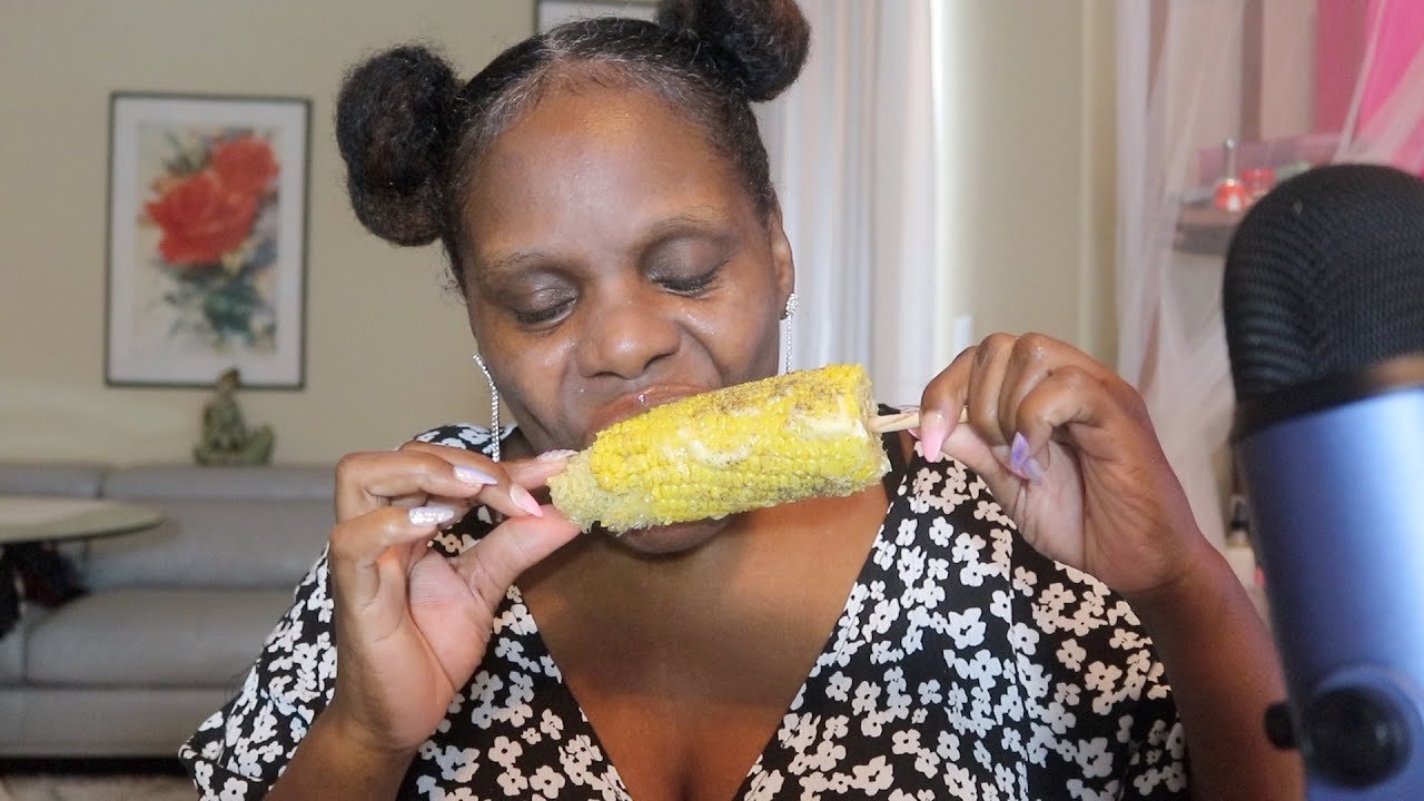 BUTTERY CORN ASMR EATING SOUNDS !