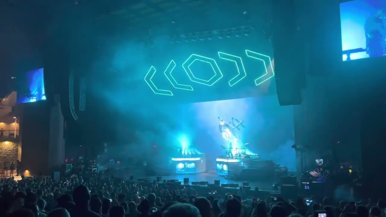 Odesza - A Moment Apart Live Edit (TLG Tour)