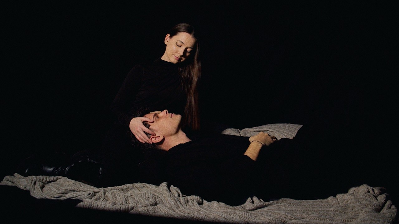 ARES - SĂRUTĂ-MĂ ÎNCET (Official Video)