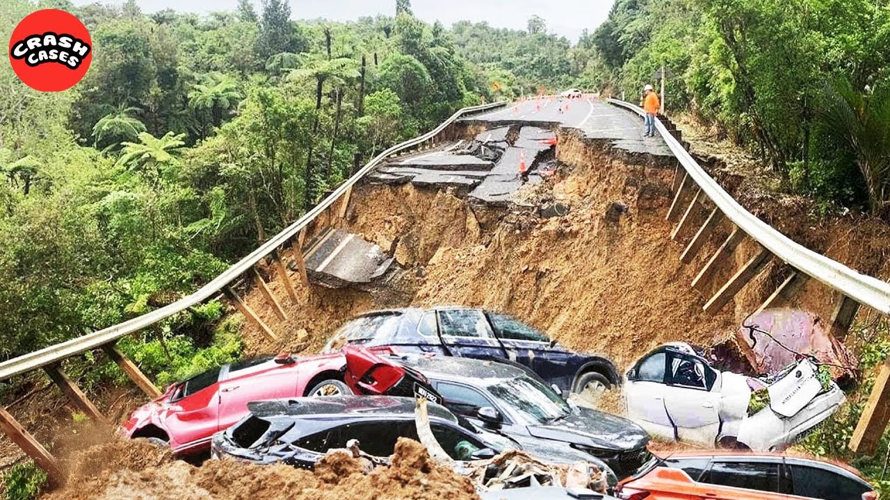 30 Tragic Disasters Caught on Camera – Nature’s Rage & Deadly Car Crashes
