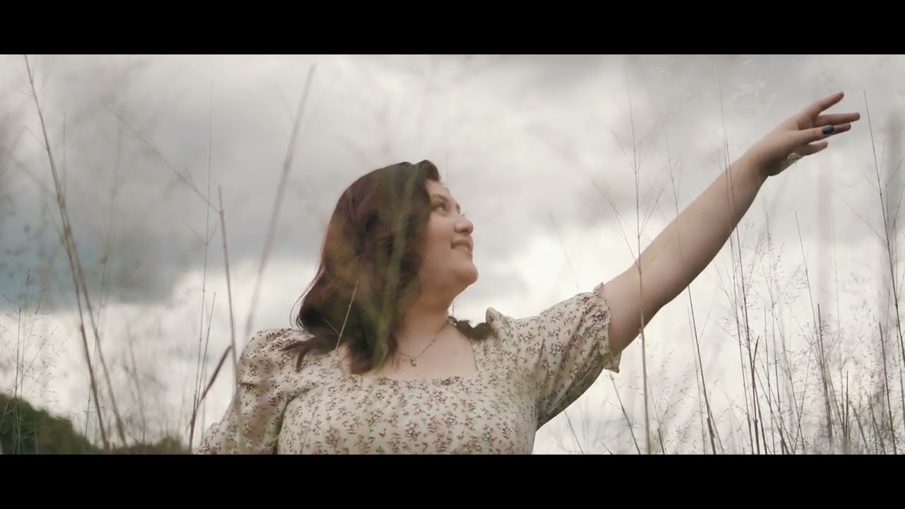 Bella Fellows- Bubbly (Official Video)