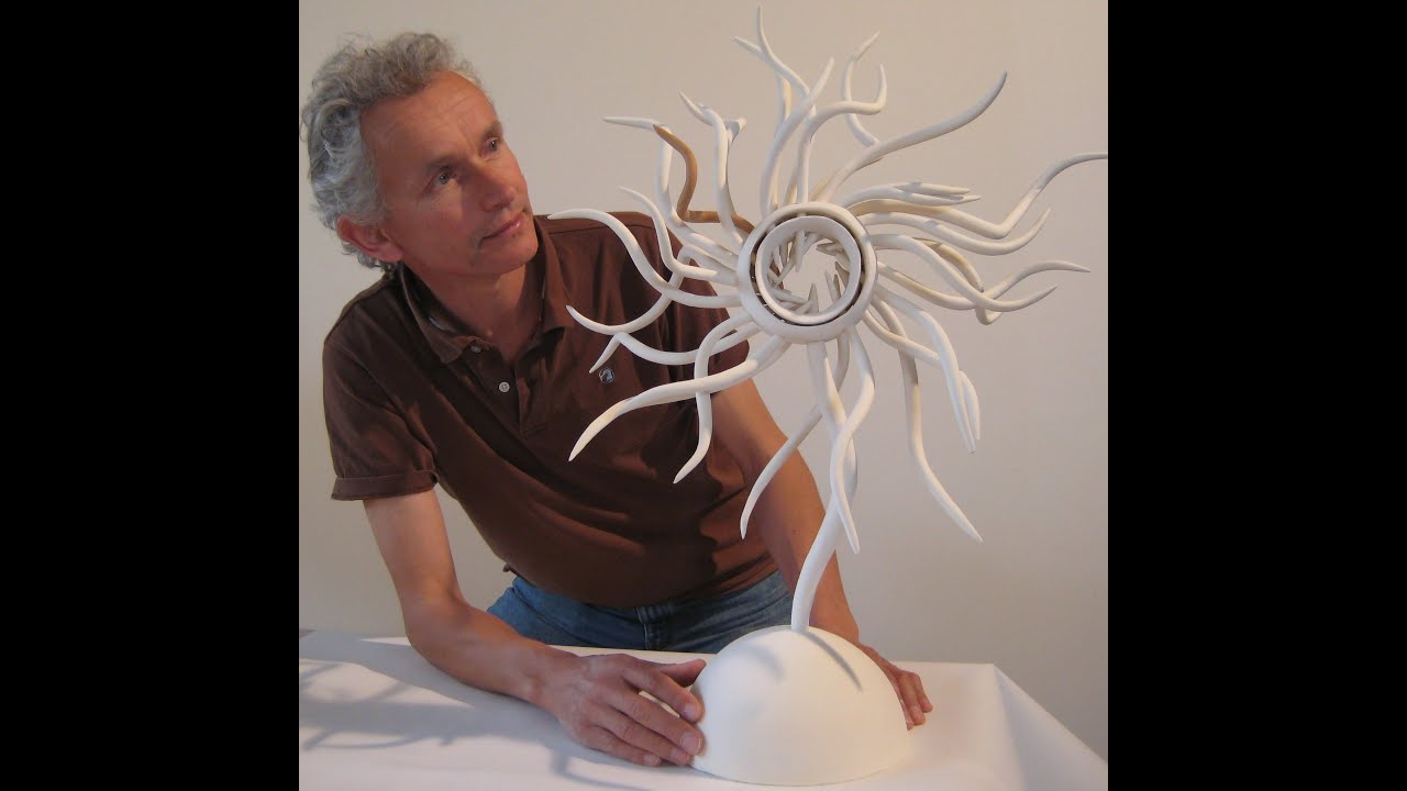 120 ceramic sculptures by ceramic paper clay expert Graham Hay (1:23 minutes)