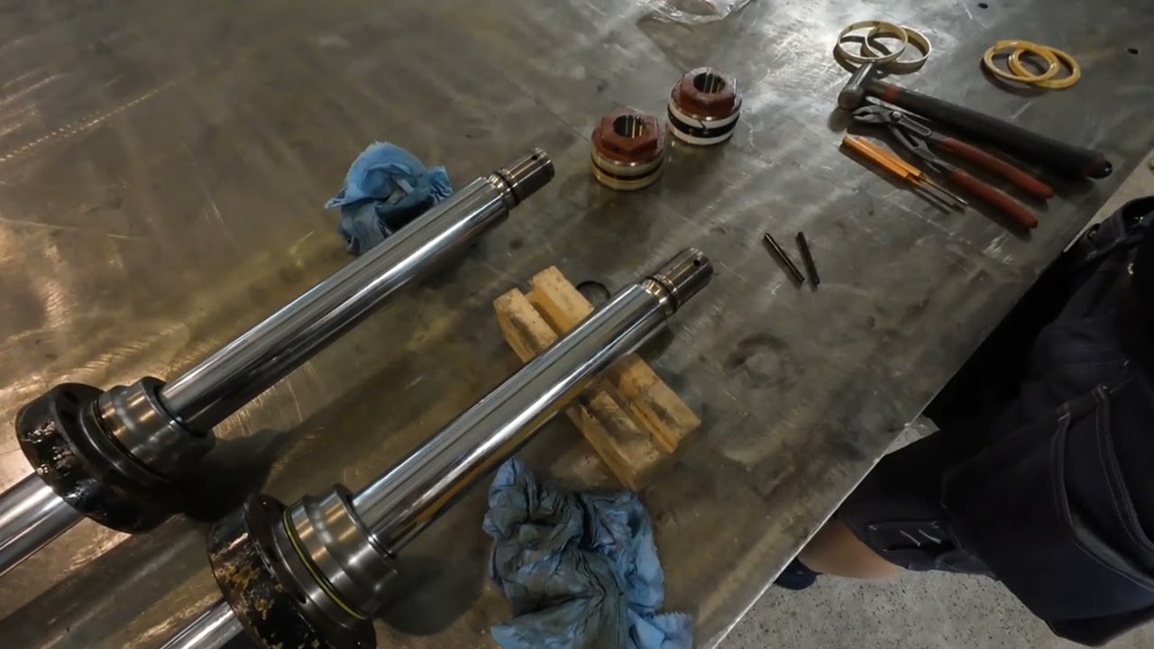 Byta tätningar i hydraulcylinder
