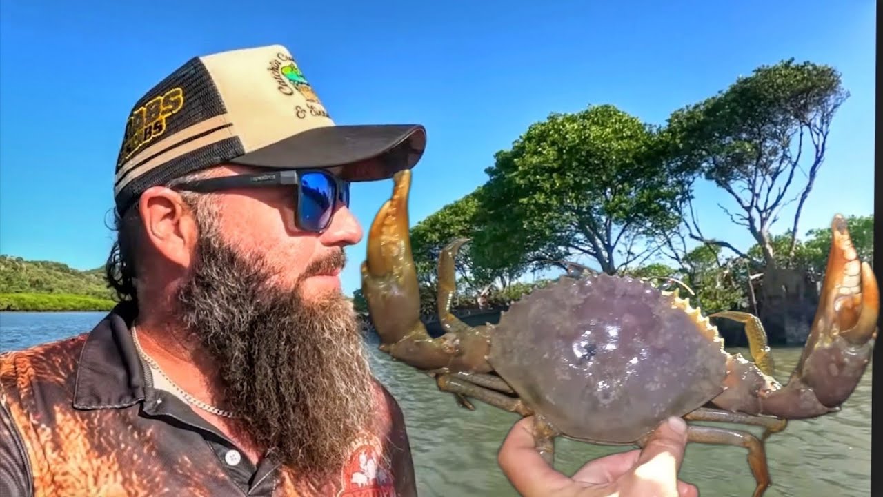 Crabbing In The HONEY HOLE!!!