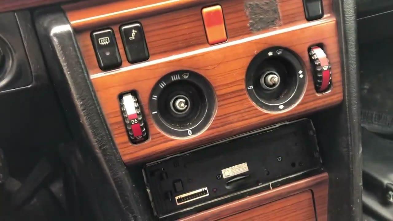 Как разобрать центральную консоль Mercedes W124