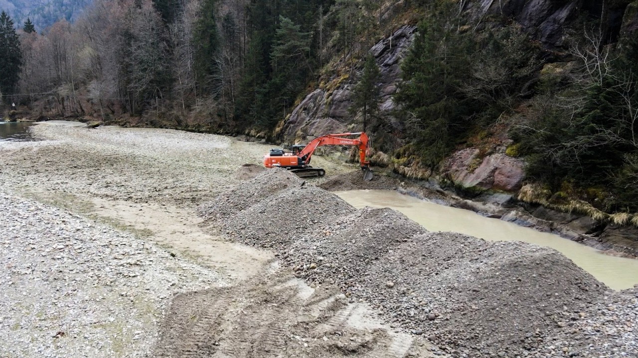 Moio, iniziati i lavori di pulizia del fiume al Bernigolo