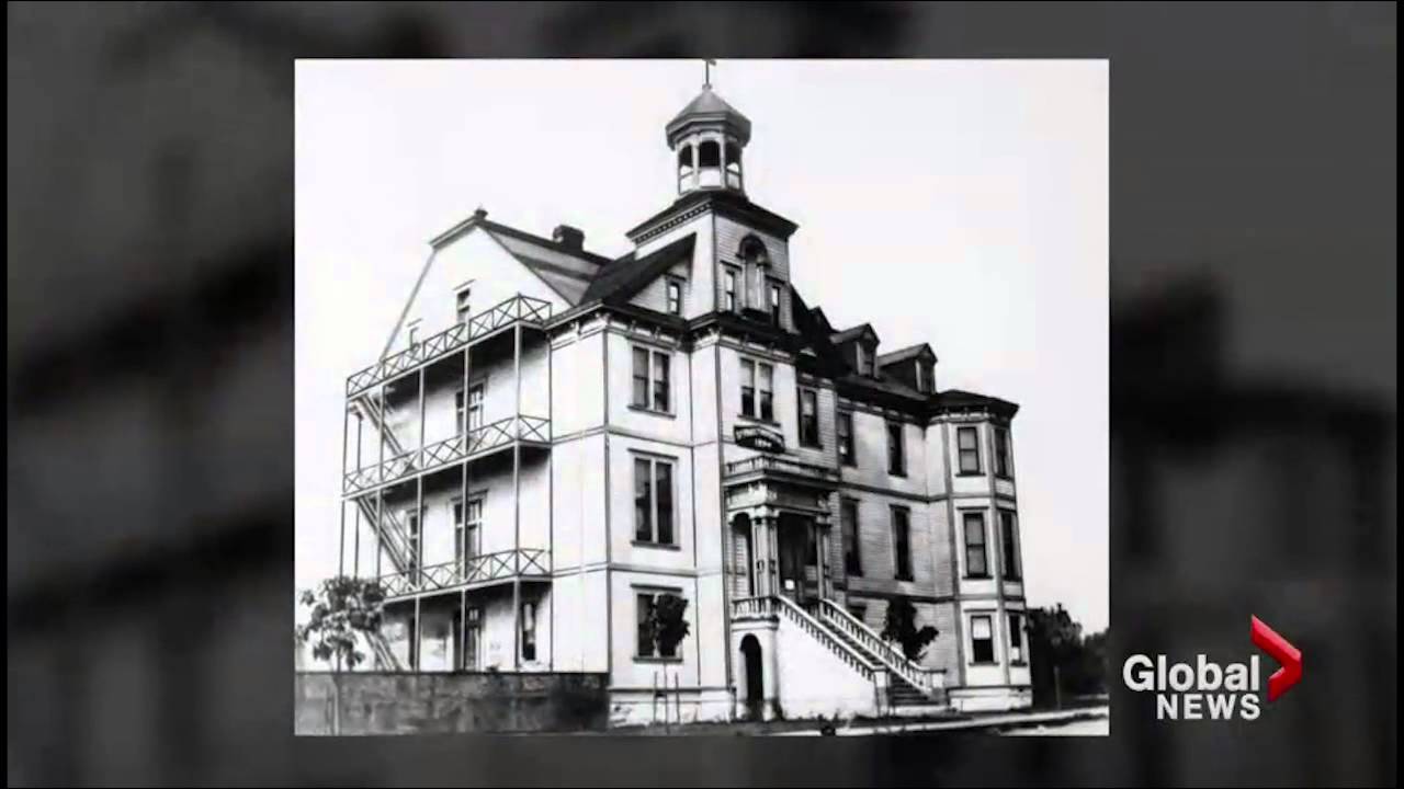 The new St. Paul’s and the old St. Paul’s