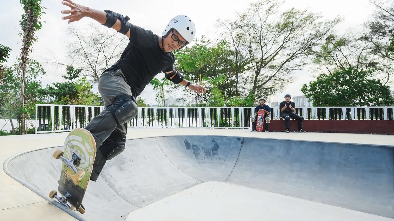 Singapore's largest outdoor skate park at Lakeside Garden @ Jurong Lake Gardens