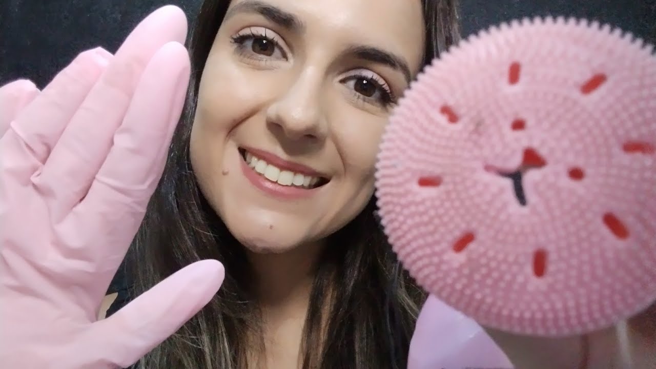 ASMR Caseiro:  Fazendo uma limpeza facial completa em você (Voz Suave)