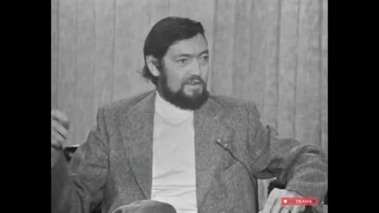 JULIO CORT&Aacute;ZAR NOS HABLA DE SU ESTILO COMO ESCRITOR