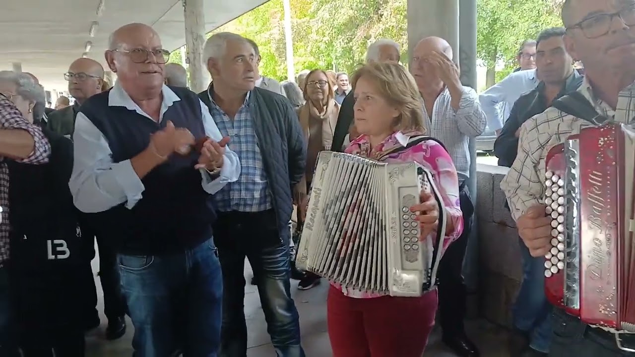 Roda de concertinas nas Taipas. Anda comigo ó meu amor