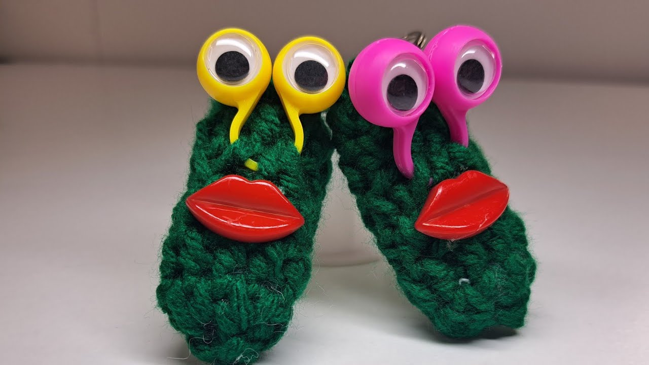 How to Crochet a Snap Fidget Pickle  with Googly Eyes #lisalovescrochetandknit #crocheting