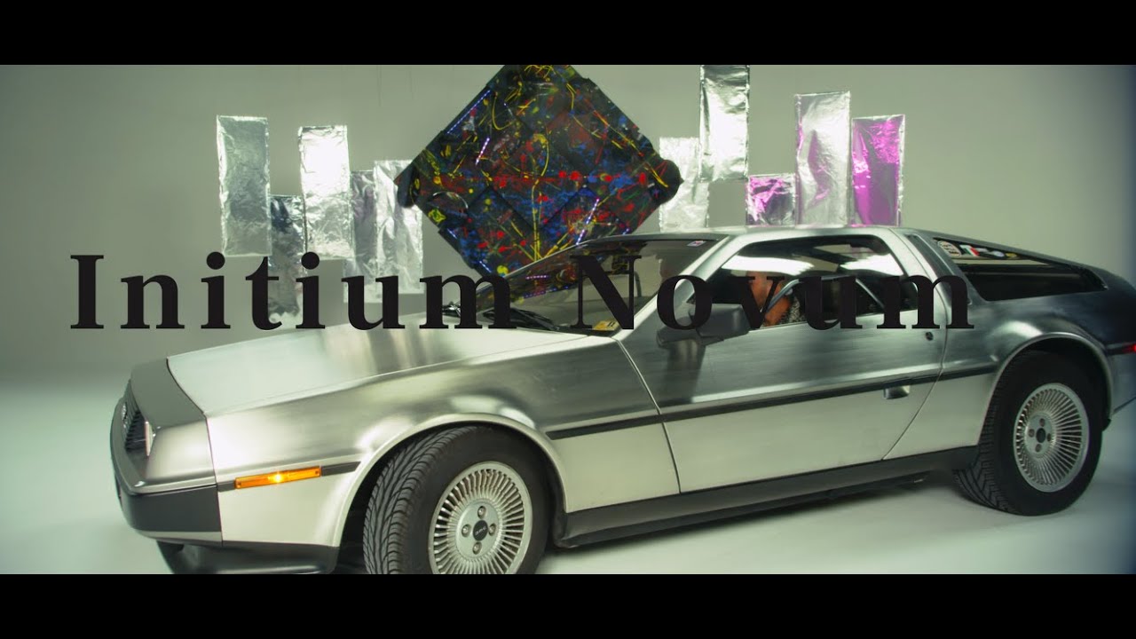 INITIUM NOVUM. Design steht Dir/Sonnenbrille