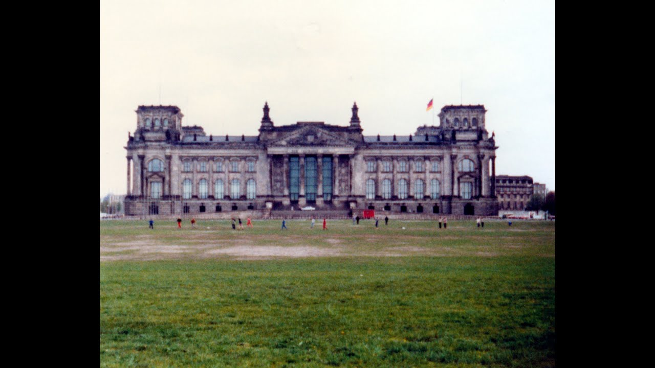 Reichstag Berlin history rebuilding Foster