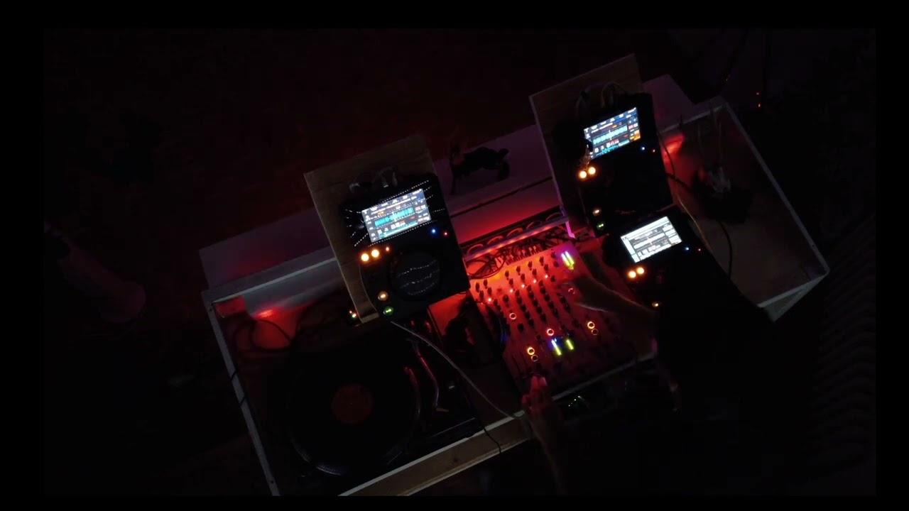 Pumproom Berlin & Of Horse Berlin Haus Session - ICE