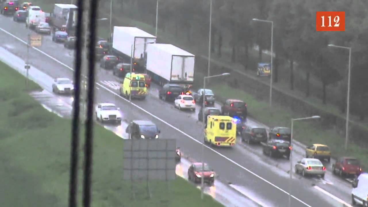 #Ambulance 17-153 en 17-139 onderweg naar een melding