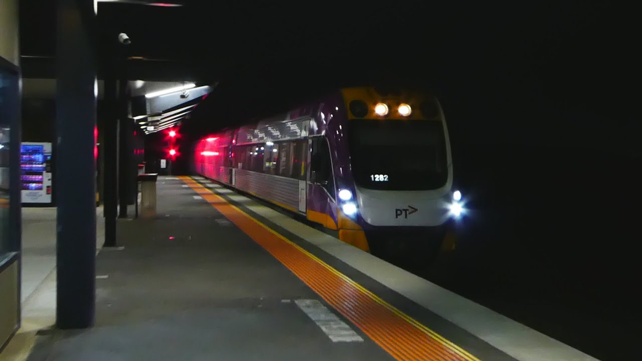 V/Line Caroline Springs Station Part 2 - Night