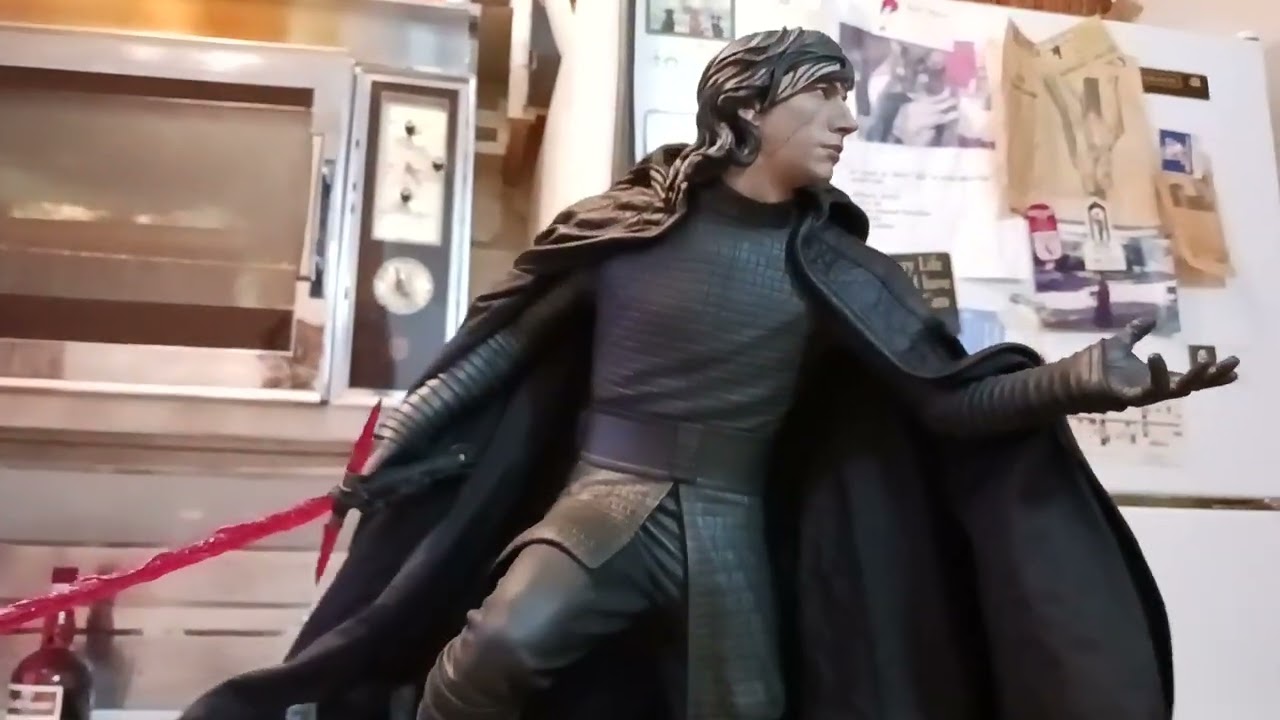 Sideshow Kylo Ren Premium Format Figure.