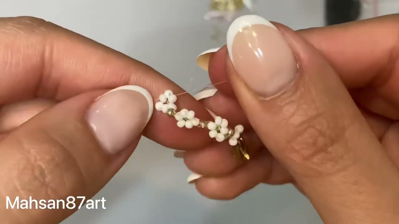 دستبند گل با انواع منجوق