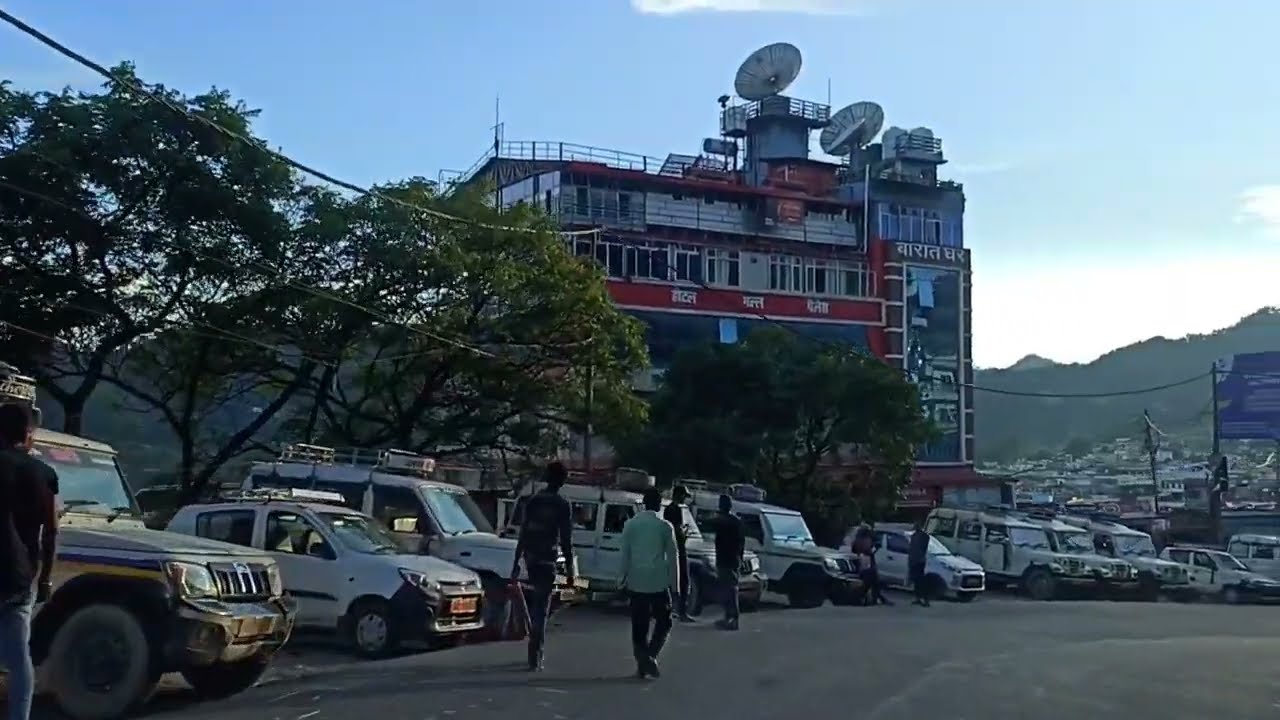 Pithoragarh Market पिथोरागढ़ पूरे बाजार का दृश्य