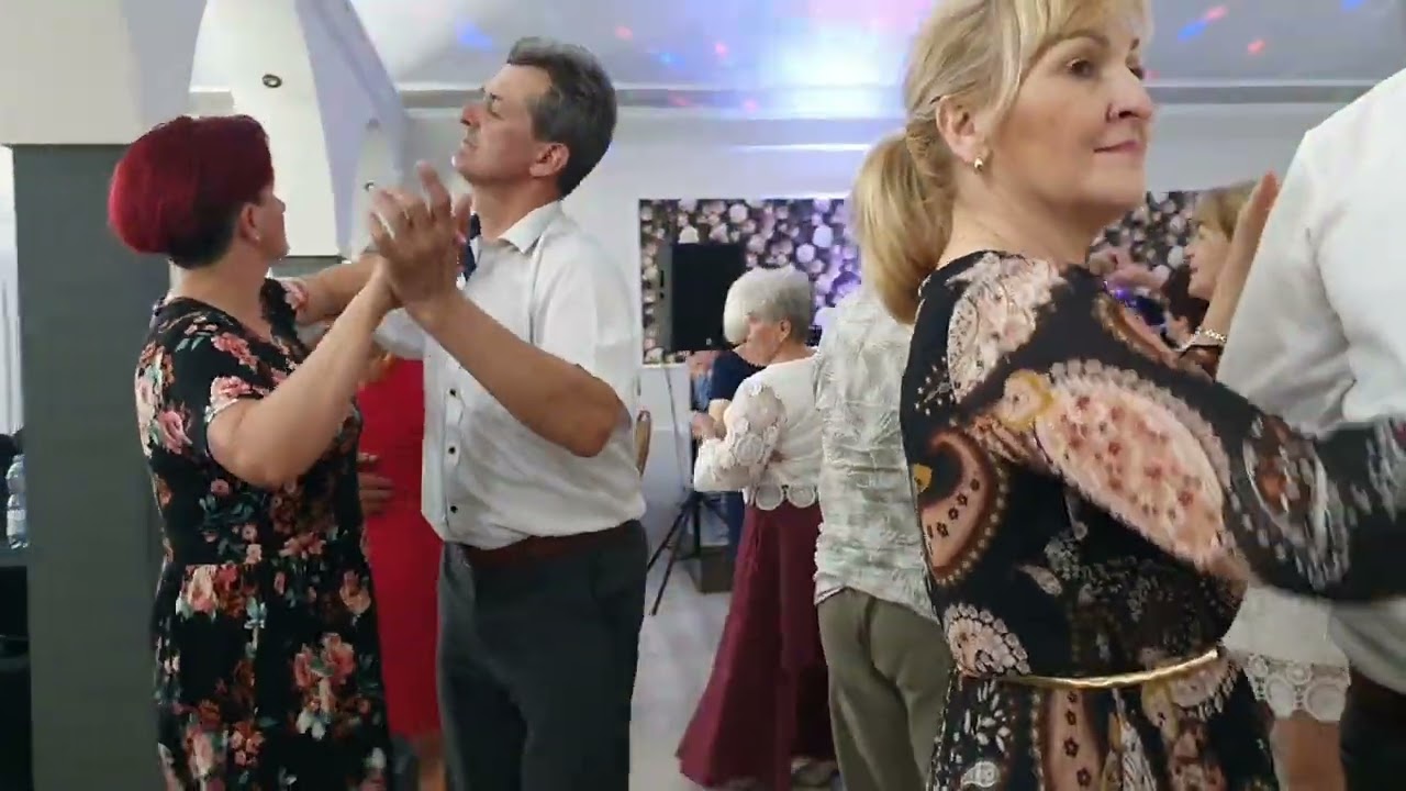 Z tamtej strony Wisły Cyganeczka tonie pośpiewał Zespół Ronald Band z Orońska