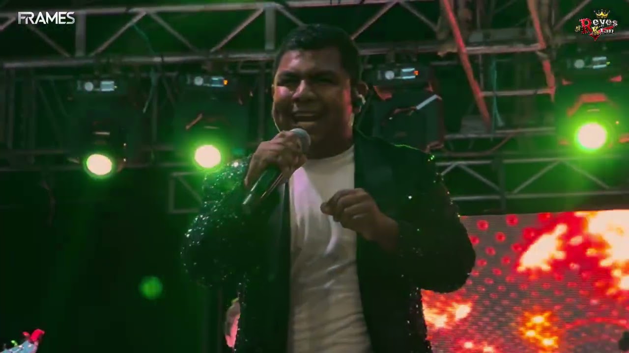 Si Te Vas Te Vas En Vivo - Reyes Klan