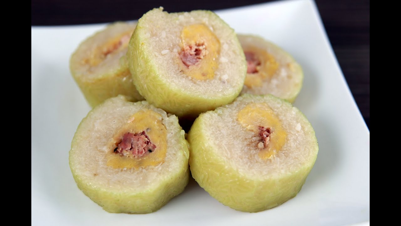 Bánh Tét - Vietnamese Cylindrical Sticky Rice Cake | Helen's Recipes
