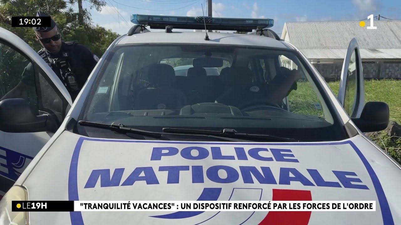 Avec les policiers en charge de l'opération 