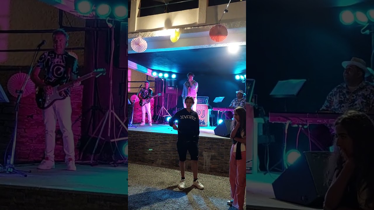 Fado cantado por Miguel Dias na festa em Pai das Donas Arganil no ano 2023           20230813 012613