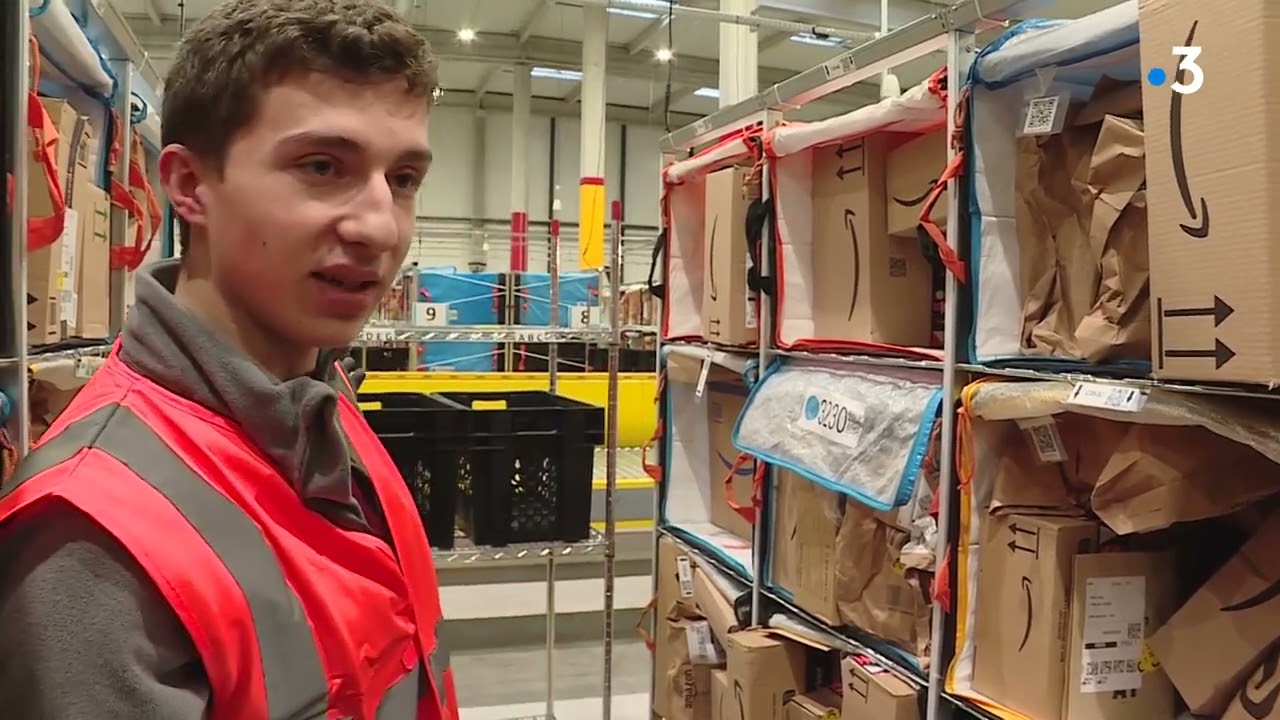 Noël : dans les coulisses de l'entrepôt d'Amazon près de Belfort
