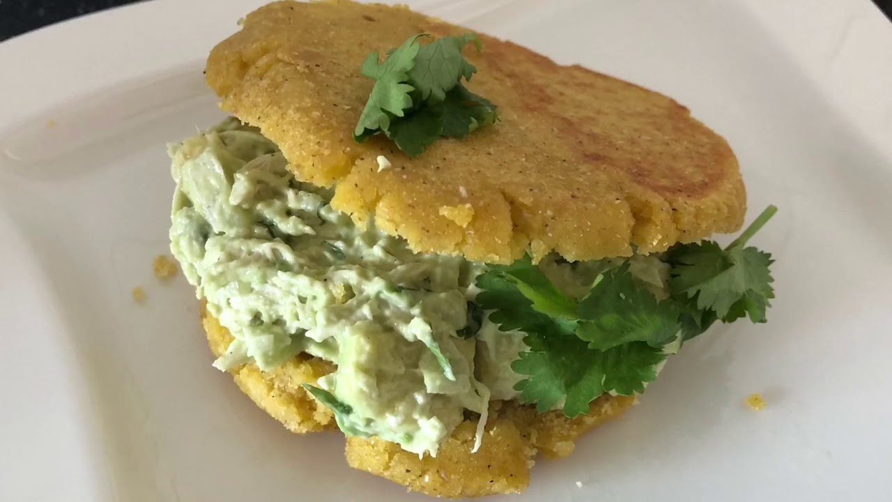 Maisbroodjes met kip/avocado-salade (MM 40)