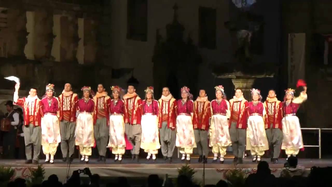 Turkish Kurdish traditional folk dance: Gaziantep (Yarim kaba)