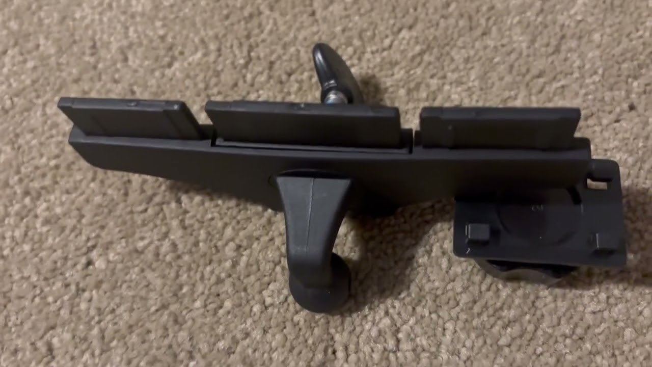 Quick overview of this CD Slot Mount for CarPlay Screens !