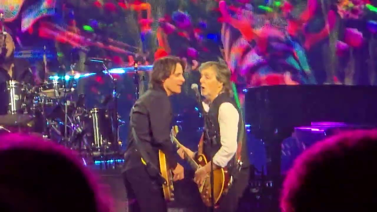 Golden Slumbers/Carry That Weight/The End Paul Mccartney Live from Chicago 11/24/25
