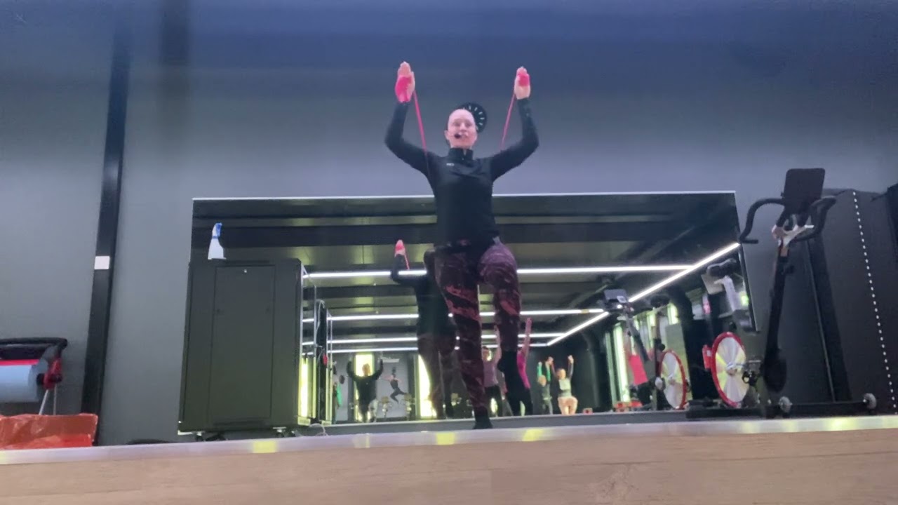 Pilates -tunti kuminauhalla